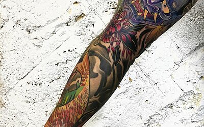 Irezumi Arm Sleeve, Japanese Tattoo, bunter Arm, Fisch, Kreatur
