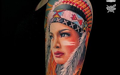 Realistictattoo, Indianerkopf, Oberarm, bunt