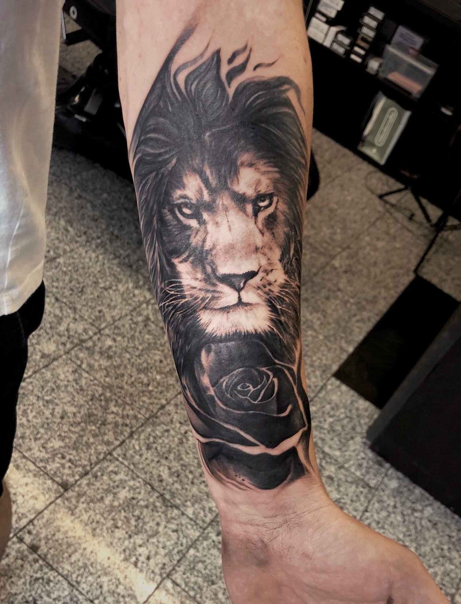 Tattoos männer unterarm löwe