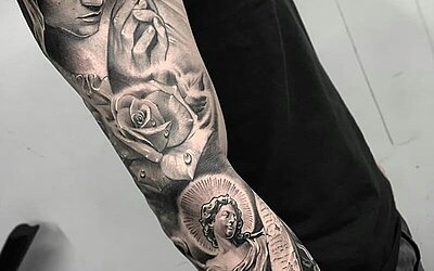 religiöses Armtattoo, Jungfrau Maria, Rosen, Engel