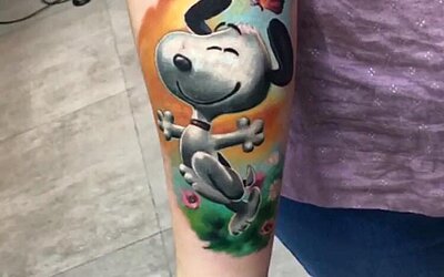 Snoopy Tattoo, Unterarm, bunt