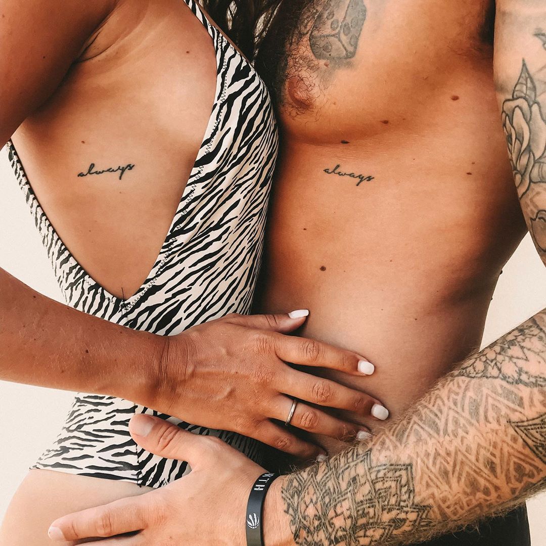 Frauen seite rippen tattoo Tattoo